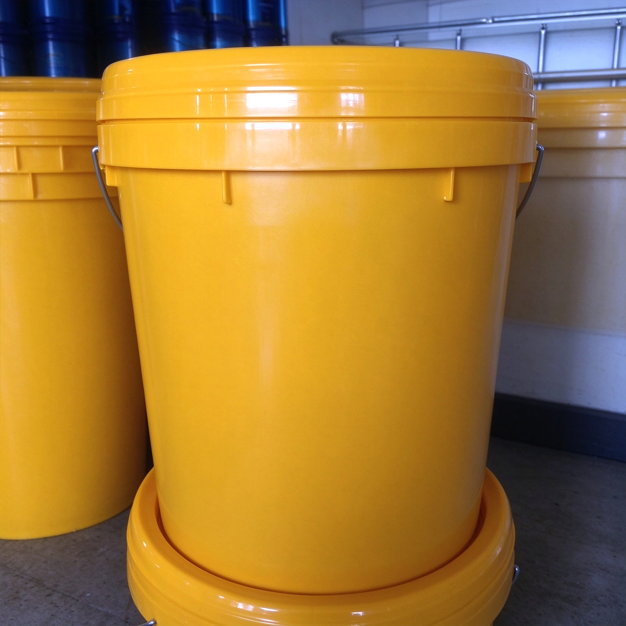 Yellow pail from the supplied packaging photographs
